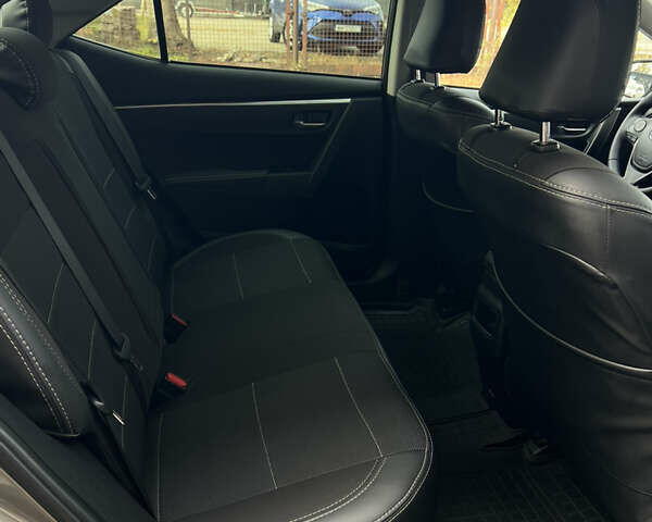 Тойота Королла 2017 в Каменце-Подольском на Automoto.ua Серый Тойота Королла, объемом двигателя 1.6 л и пробегом 112 тыс. км за 14800 $, фото 9 на Automoto.ua