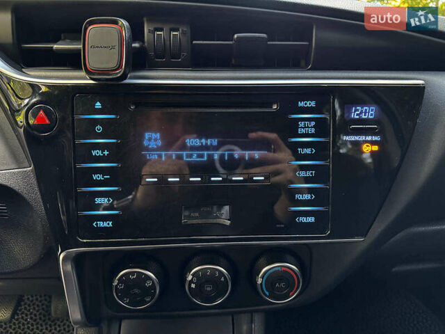 Тойота Королла 2017 в Киеве на Automoto.ua Серый Тойота Королла, объемом двигателя 1.3 л и пробегом 268 тыс. км за 11490 $, фото 16 на Automoto.ua