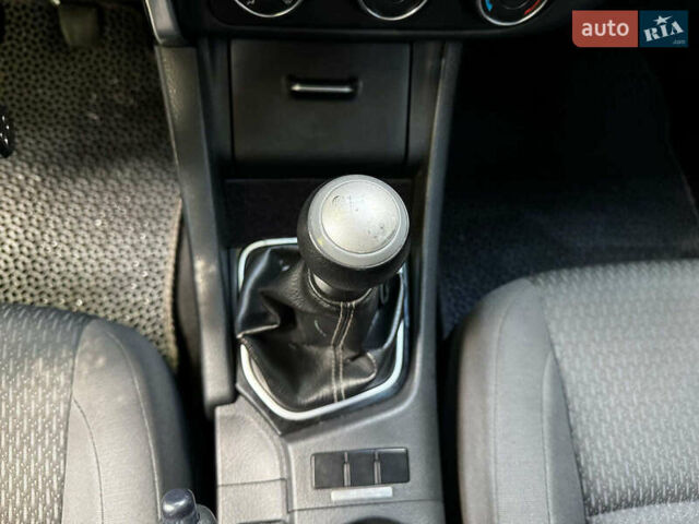 Тойота Королла 2017 в Киеве на Automoto.ua Серый Тойота Королла, объемом двигателя 1.3 л и пробегом 268 тыс. км за 11490 $, фото 17 на Automoto.ua