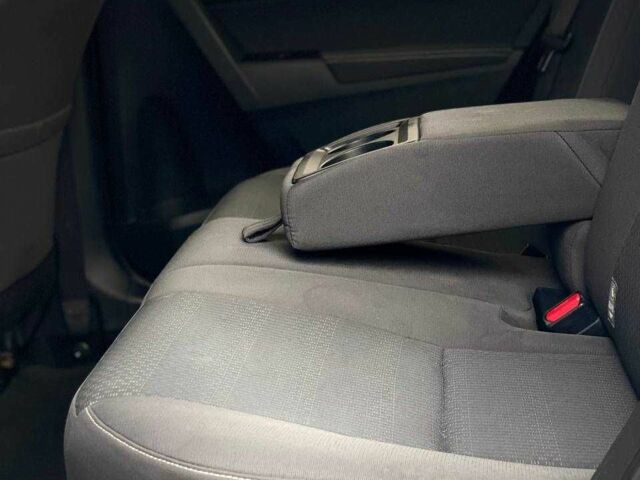 Сірий Тойота Королла, об'ємом двигуна 1.6 л та пробігом 96 тис. км за 14790 $, фото 21 на Automoto.ua