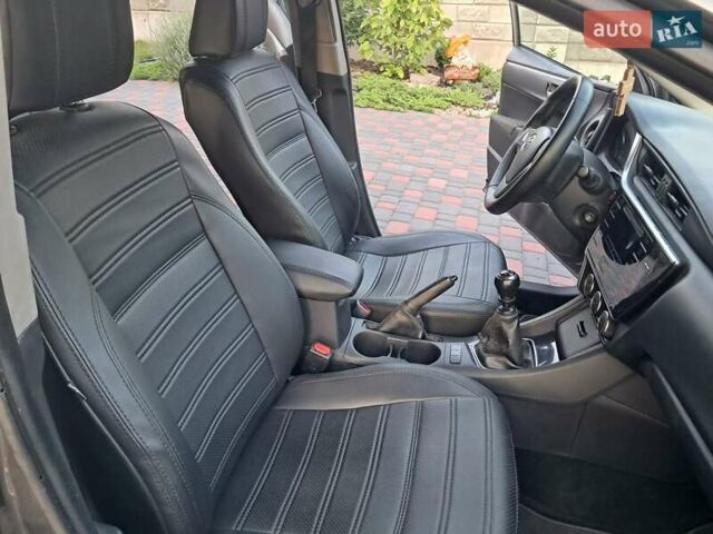 Серый Тойота Королла, объемом двигателя 1.33 л и пробегом 220 тыс. км за 12500 $, фото 7 на Automoto.ua