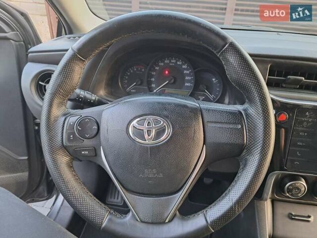Серый Тойота Королла, объемом двигателя 1.33 л и пробегом 220 тыс. км за 12500 $, фото 5 на Automoto.ua