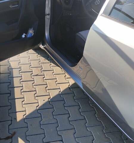 Серый Тойота Королла, объемом двигателя 1.33 л и пробегом 185 тыс. км за 13700 $, фото 10 на Automoto.ua