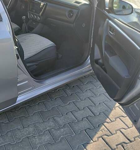 Серый Тойота Королла, объемом двигателя 1.33 л и пробегом 185 тыс. км за 13700 $, фото 11 на Automoto.ua