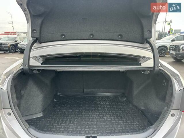 Серый Тойота Королла, объемом двигателя 1.6 л и пробегом 81 тыс. км за 14500 $, фото 9 на Automoto.ua