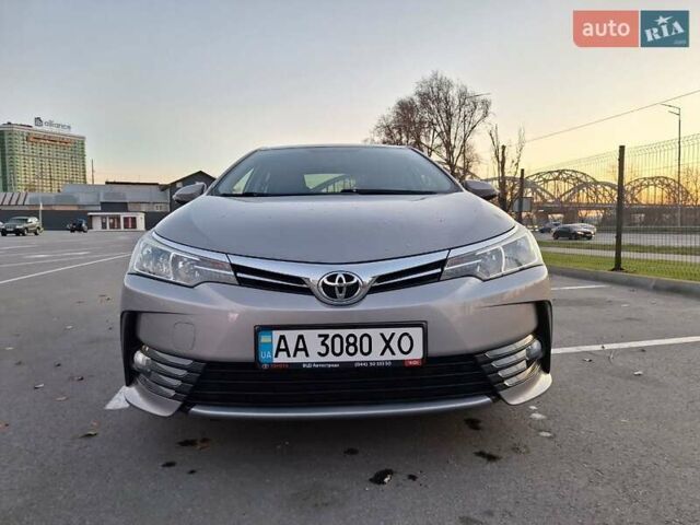 Серый Тойота Королла, объемом двигателя 1.6 л и пробегом 80 тыс. км за 15999 $, фото 1 на Automoto.ua