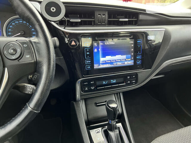 Серый Тойота Королла, объемом двигателя 1.6 л и пробегом 149 тыс. км за 17100 $, фото 8 на Automoto.ua