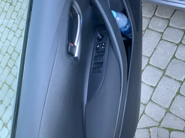 Серый Тойота Королла, объемом двигателя 1.6 л и пробегом 118 тыс. км за 14000 $, фото 5 на Automoto.ua