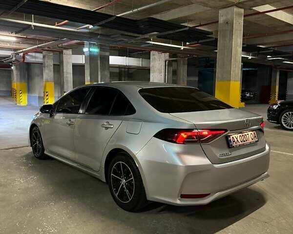 Серый Тойота Королла, объемом двигателя 1.6 л и пробегом 100 тыс. км за 15900 $, фото 4 на Automoto.ua