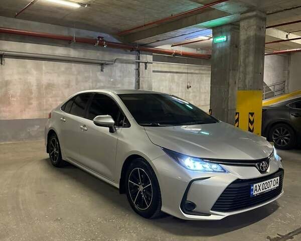 Серый Тойота Королла, объемом двигателя 1.6 л и пробегом 100 тыс. км за 15900 $, фото 1 на Automoto.ua