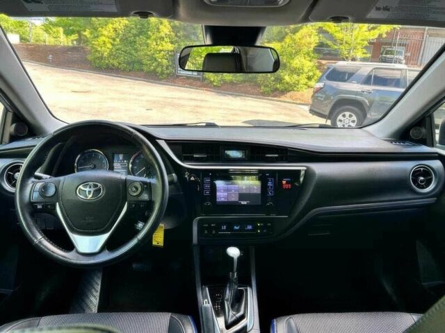 Серый Тойота Королла, объемом двигателя 1.8 л и пробегом 50 тыс. км за 15000 $, фото 7 на Automoto.ua