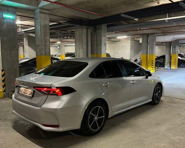 Серый Тойота Королла, объемом двигателя 1.6 л и пробегом 100 тыс. км за 15900 $, фото 3 на Automoto.ua