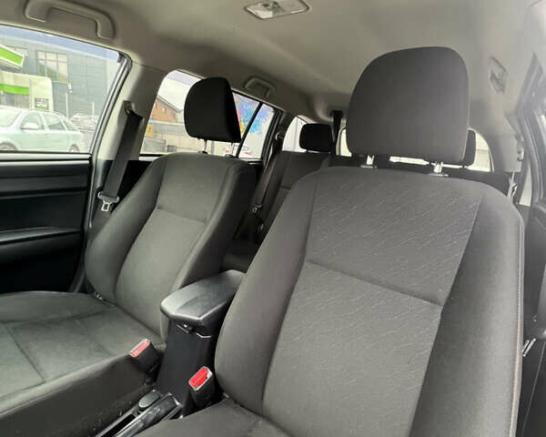 Серый Тойота Королла, объемом двигателя 1.5 л и пробегом 44 тыс. км за 14000 $, фото 20 на Automoto.ua