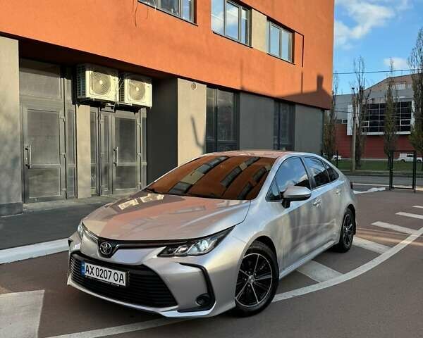 Сірий Тойота Королла, об'ємом двигуна 1.6 л та пробігом 100 тис. км за 16199 $, фото 1 на Automoto.ua