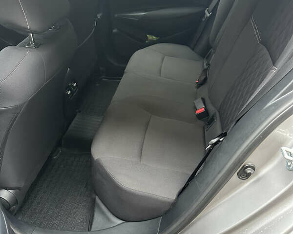 Сірий Тойота Королла, об'ємом двигуна 1.6 л та пробігом 44 тис. км за 19000 $, фото 4 на Automoto.ua