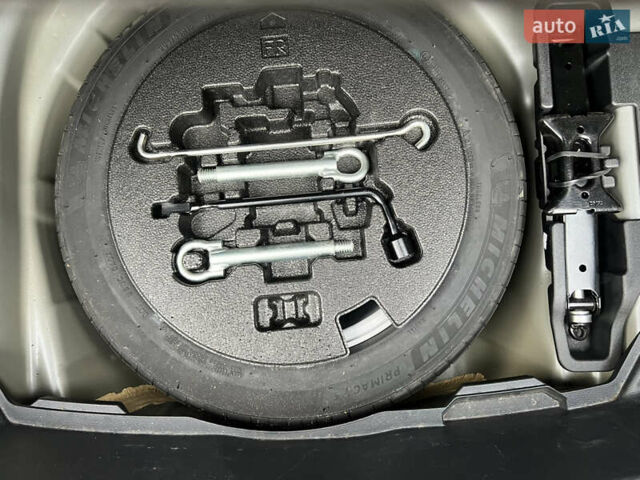 Серый Тойота Королла, объемом двигателя 1.6 л и пробегом 54 тыс. км за 20000 $, фото 15 на Automoto.ua