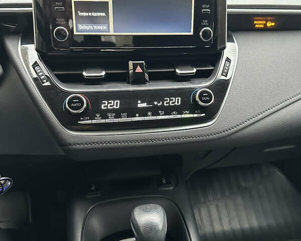 Сірий Тойота Королла, об'ємом двигуна 1.6 л та пробігом 44 тис. км за 19000 $, фото 3 на Automoto.ua