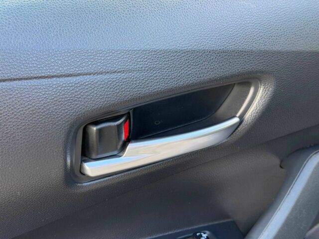 Серый Тойота Королла, объемом двигателя 1.6 л и пробегом 73 тыс. км за 16000 $, фото 13 на Automoto.ua