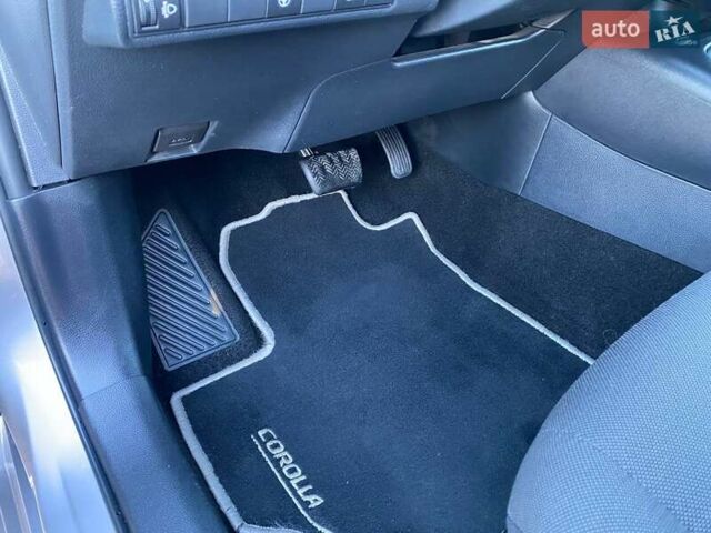 Серый Тойота Королла, объемом двигателя 1.8 л и пробегом 37 тыс. км за 23950 $, фото 32 на Automoto.ua