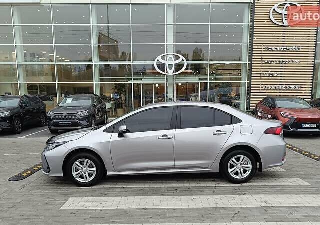 Серый Тойота Королла, объемом двигателя 1.6 л и пробегом 69 тыс. км за 17433 $, фото 2 на Automoto.ua