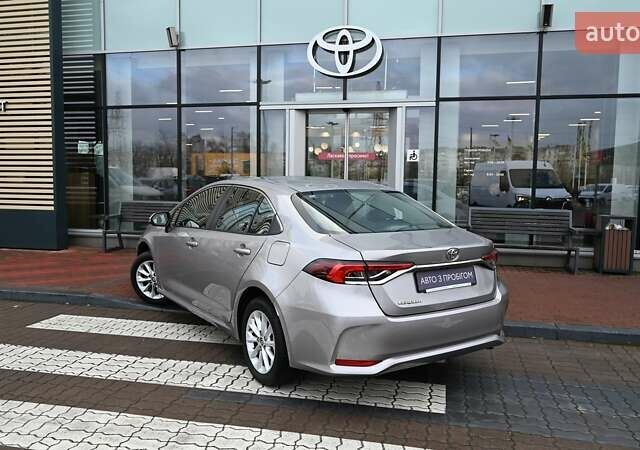 Сірий Тойота Королла, об'ємом двигуна 1.6 л та пробігом 27 тис. км за 21007 $, фото 1 на Automoto.ua