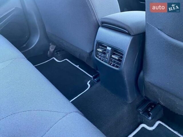 Серый Тойота Королла, объемом двигателя 1.8 л и пробегом 37 тыс. км за 23950 $, фото 23 на Automoto.ua