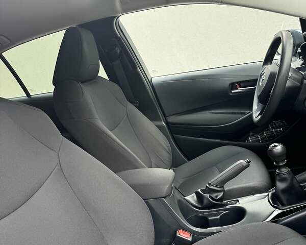 Серый Тойота Королла, объемом двигателя 1.6 л и пробегом 22 тыс. км за 21499 $, фото 10 на Automoto.ua