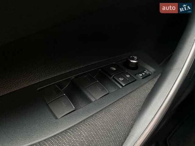 Серый Тойота Королла, объемом двигателя 1.6 л и пробегом 5 тыс. км за 26032 $, фото 19 на Automoto.ua