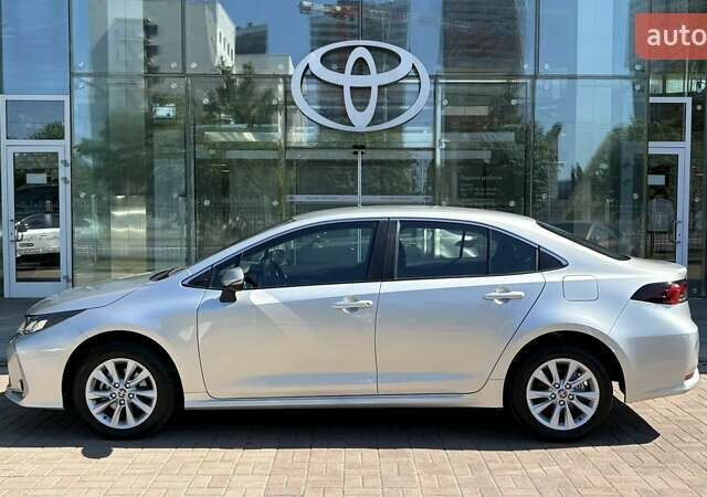 Сірий Тойота Королла, об'ємом двигуна 1.6 л та пробігом 6 тис. км за 27568 $, фото 2 на Automoto.ua