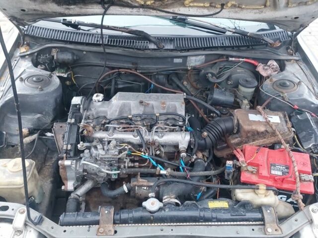 Сірий Тойота Королла, об'ємом двигуна 1.8 л та пробігом 3 тис. км за 950 $, фото 4 на Automoto.ua