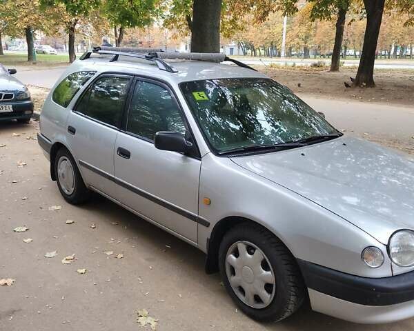 Серый Тойота Королла, объемом двигателя 1.33 л и пробегом 289 тыс. км за 3600 $, фото 1 на Automoto.ua