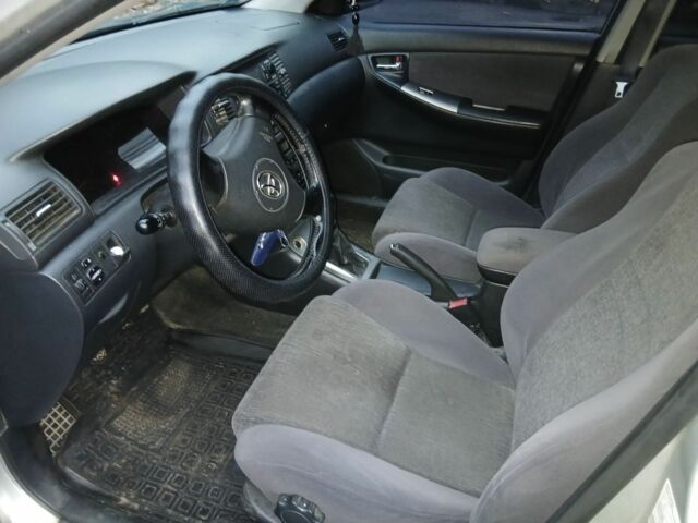 Серый Тойота Королла, объемом двигателя 2 л и пробегом 345 тыс. км за 2000 $, фото 2 на Automoto.ua