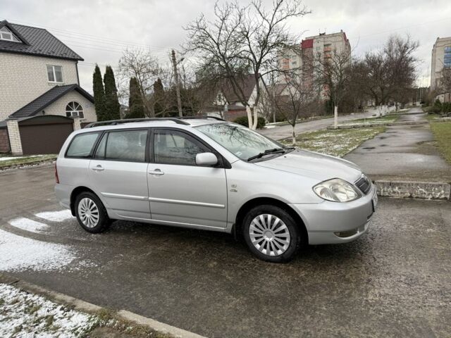 Серый Тойота Королла, объемом двигателя 2 л и пробегом 300 тыс. км за 1799 $, фото 1 на Automoto.ua