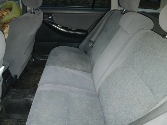 Серый Тойота Королла, объемом двигателя 2 л и пробегом 345 тыс. км за 2000 $, фото 3 на Automoto.ua