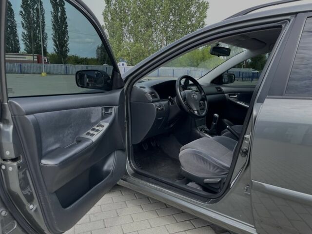 Сірий Тойота Королла, об'ємом двигуна 1.4 л та пробігом 210 тис. км за 5500 $, фото 8 на Automoto.ua