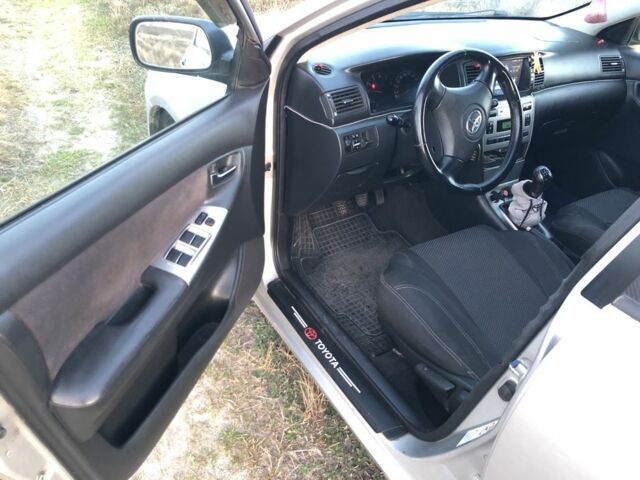 Серый Тойота Королла, объемом двигателя 2 л и пробегом 400 тыс. км за 2500 $, фото 4 на Automoto.ua