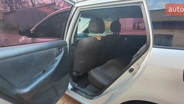 Сірий Тойота Королла, об'ємом двигуна 2 л та пробігом 480 тис. км за 3950 $, фото 7 на Automoto.ua