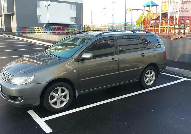 Серый Тойота Королла, объемом двигателя 1.4 л и пробегом 355 тыс. км за 6000 $, фото 4 на Automoto.ua