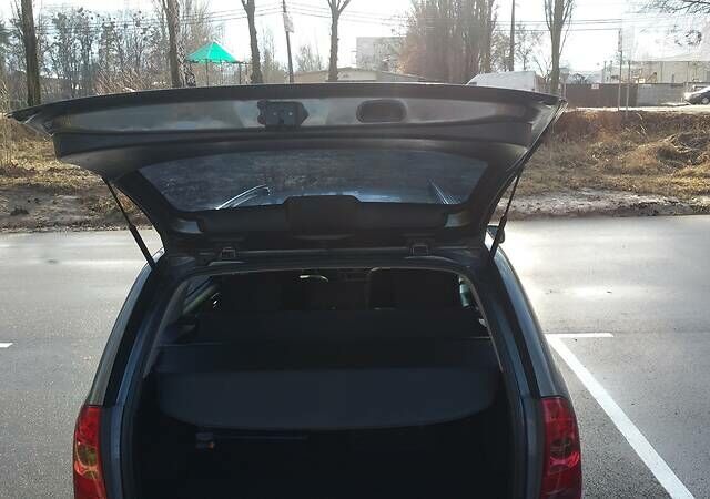 Серый Тойота Королла, объемом двигателя 1.4 л и пробегом 355 тыс. км за 6000 $, фото 11 на Automoto.ua