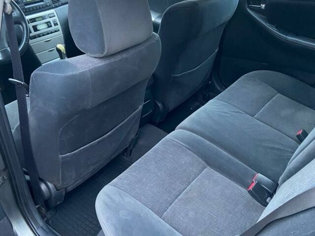 Сірий Тойота Королла, об'ємом двигуна 2 л та пробігом 250 тис. км за 2750 $, фото 5 на Automoto.ua