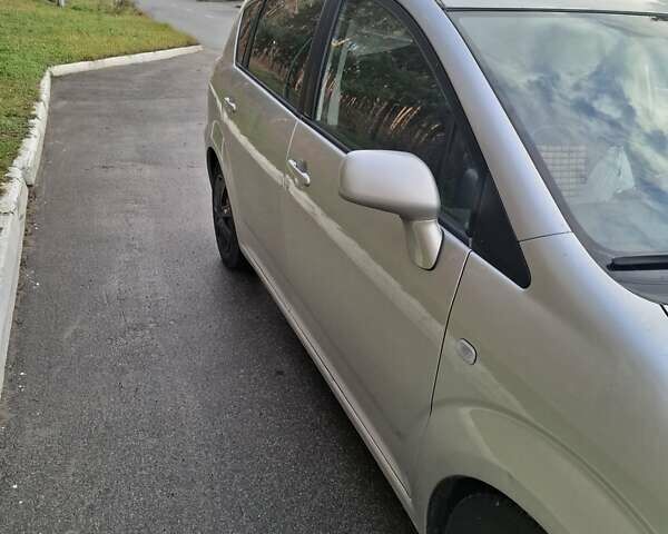 Сірий Тойота Королла, об'ємом двигуна 2.23 л та пробігом 315 тис. км за 4700 $, фото 1 на Automoto.ua