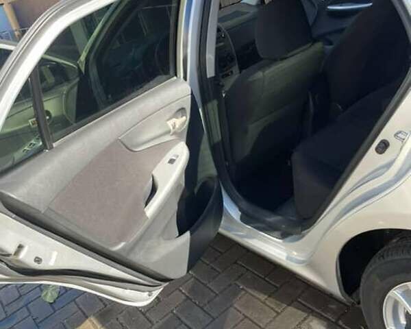 Сірий Тойота Королла, об'ємом двигуна 1.6 л та пробігом 217 тис. км за 5650 $, фото 11 на Automoto.ua