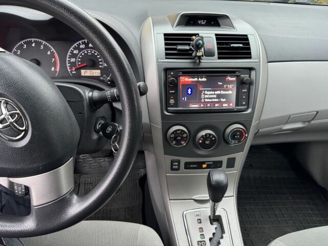 Серый Тойота Королла, объемом двигателя 1.8 л и пробегом 158 тыс. км за 9000 $, фото 2 на Automoto.ua