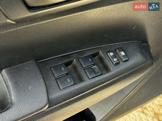 Сірий Тойота Королла, об'ємом двигуна 1.5 л та пробігом 96 тис. км за 15290 $, фото 9 на Automoto.ua