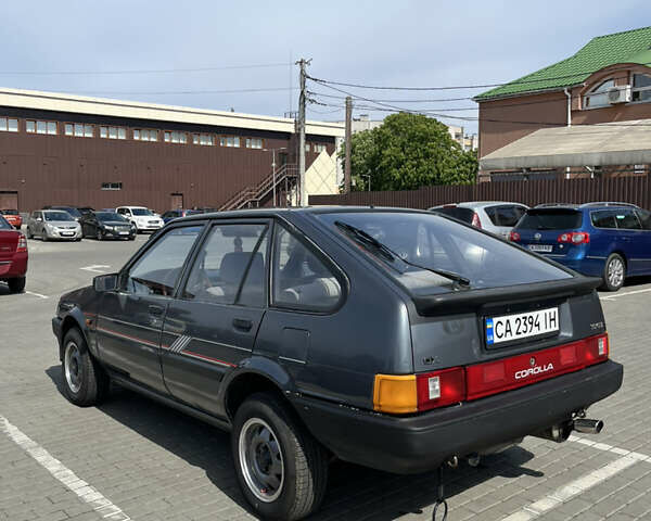 Серый Тойота Королла, объемом двигателя 1.3 л и пробегом 450 тыс. км за 1700 $, фото 4 на Automoto.ua