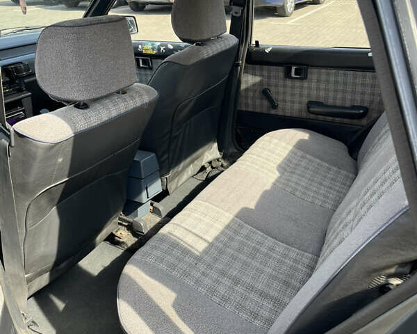 Серый Тойота Королла, объемом двигателя 1.3 л и пробегом 450 тыс. км за 1700 $, фото 9 на Automoto.ua