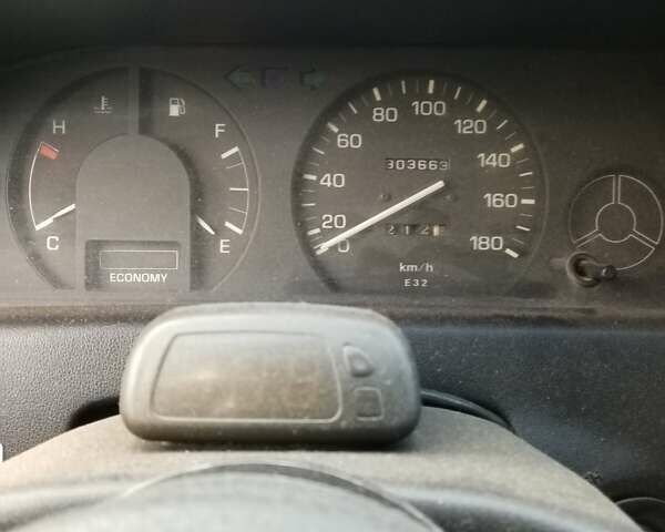 Синий Тойота Королла, объемом двигателя 1.3 л и пробегом 303 тыс. км за 2000 $, фото 5 на Automoto.ua