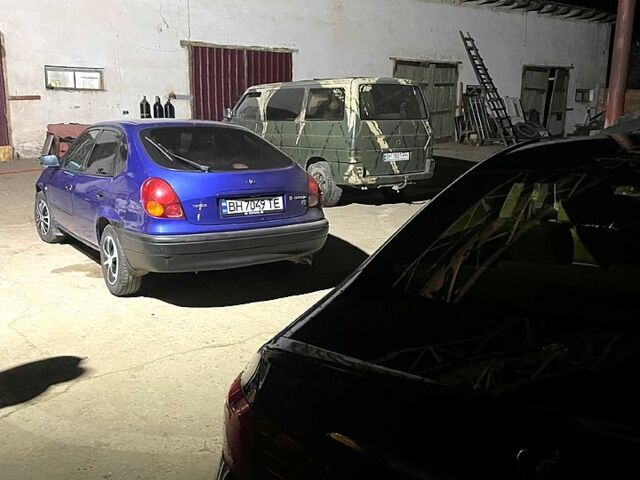 Синий Тойота Королла, объемом двигателя 1.6 л и пробегом 300 тыс. км за 2250 $, фото 1 на Automoto.ua