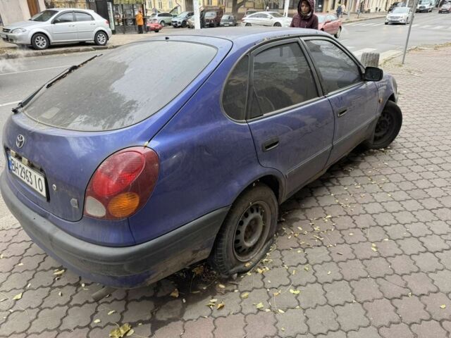Синий Тойота Королла, объемом двигателя 1.5 л и пробегом 300 тыс. км за 900 $, фото 1 на Automoto.ua