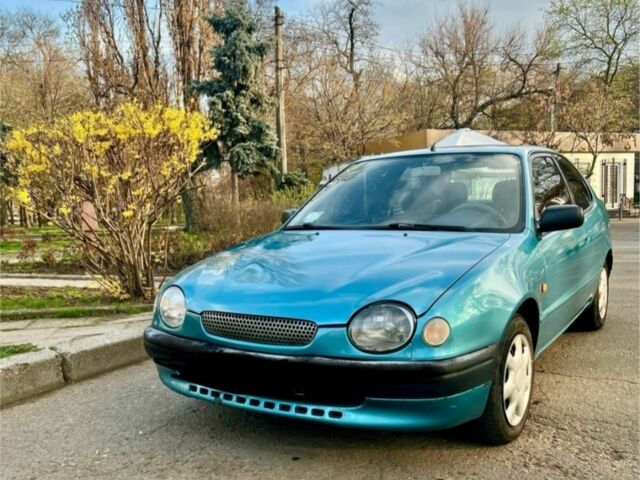 Синий Тойота Королла, объемом двигателя 1.3 л и пробегом 290 тыс. км за 3200 $, фото 3 на Automoto.ua